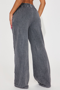 Pantalon de survêtement vintage streetwear ODM en molleton polyester/coton épais de haute qualité pour femme, coupe large avec cordon de serrage, idéal pour l'hiver - Product Image 3