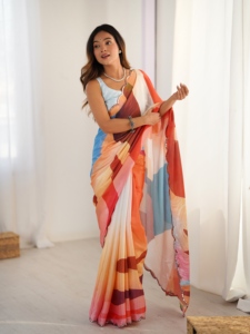 Sari de Chinnon de Primera Calidad con Hermoso Trabajo de Bordado Kutchi y Borde de Encaje con Espejos para Mujer, Disponible al Mejor Precio - Product Image 2