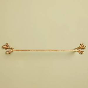 Porte-serviettes mural en laiton doré de designer, barre à serviettes décorative, accessoires de salle de bain pour salle de bain moderne - Product Image 2