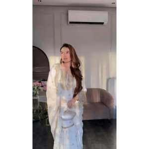 Conjunto de Top-Plazzo y Dupatta para Mujer con Bordado de Lentejuelas - Product Image 4