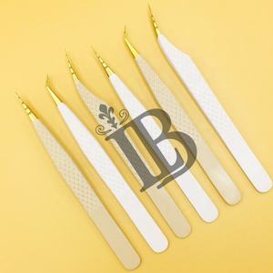 Pinzas de alta demanda con revestimiento color melocotón, estilo de punta recortada, con logo, las más vendidas, de acero inoxidable - Product Image 1