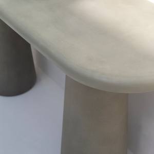 Table console en béton Vandana Sierra Cresta Olive, design de meubles d'appoint modernes et minimalistes - Product Image 2