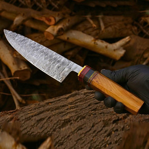 Couteau de Chef de Cuisine en Acier Damas Haute Qualité Haute Performance, Manche en Bois pour Droitier, Étui en Cuir, Fait Main, Écologique - Product Image 1