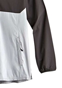 Chaquetas Deportivas Impermeables Personalizables, Ligeras, Unisex, Reflectantes, para Actividades al Aire Libre, con Bolsillos con Cremallera - Product Image 6