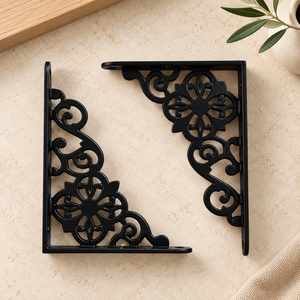 Support d'étagère mural en métal décoratif SHUBHAM, style vintage, en fer noir, avec motifs floraux - Product Image 1