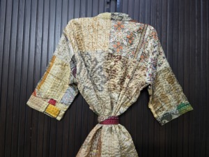 Robe en soie beige pour femmes, patchwork, longueur genou, manches trois quarts, faite à la main, style bohème décontracté - Product Image 4