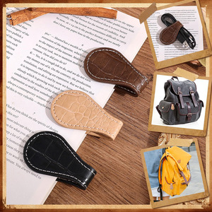 Marque-page décoratif en cuir véritable en forme de feuille d'érable, accessoire pour lecteurs recherchant élégance et fonctionnalité, en vente - Product Image 4