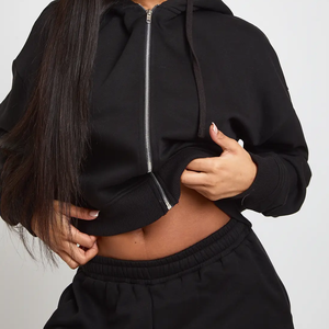 Ensemble de survêtements d'hiver amples et matelassés en tricot de haute qualité avec fermeture éclair pour femmes, comprenant un sweat à capuche et un short - Product Image 6