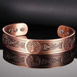 Bracelet manchette large ouvert SOFIYA CRAFT en laiton plaqué cuivre antique, motif Arbre de Vie et Nœud Celtique - Product Image 1