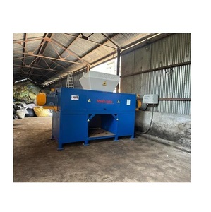 Déchiqueteuse semi-automatique à double arbre pour sacs en raphia 1000 kg/h > Machines de broyage du plastique pour applications industrielles - Product Image 1