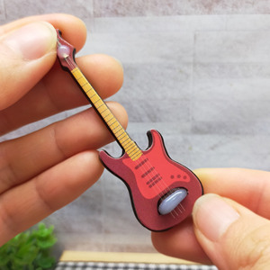 Miniatura de Guitarra de Madera, Figura de Guitarra Eléctrica Roja, Decoración de Instrumento Musical para Casa de Muñecas, Decoración de Escenas DIY para mayores de 14 años - Product Image 2