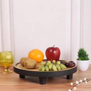 Bandeja Decorativa Rústica de Madera de Mango con Patas, Bandeja para Servir con Diseño Acanalado, Bandeja Portátil para Catering, Disponible para la Venta - Product Image 2