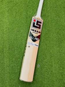 Bate de Críquet Ihsan Sports All Pro Edition, Duradero y Ligero, de Madera de Sauce Inglés, para Mano Derecha/Izquierda, con Funda y Agarre Adicional - Product Image 1