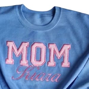 เสื้อสเวตเชิ้ตคอกลมลายกราฟิก MOM สีฟ้าสำหรับผู้หญิง ปักตัวอักษรสีชมพู แขนยาว สวมใส่สบาย ผ้าฟลีซนุ่ม ขายส่ง - Product Image 3
