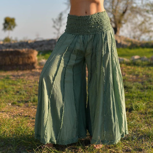 Pantalon Palazzo en Coton à Taille Smockée, Jambes Larges, Confortable et Respirant, Idéal pour le Yoga et les Tenues Décontractées pour Femme, Parfait pour les Festivals - Product Image 2
