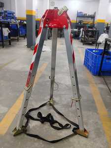 Trípode de cadena de aluminio de alta resistencia con altura ajustable para elevación e iluminación de escenarios, disponible a un precio asequible - Product Image 4
