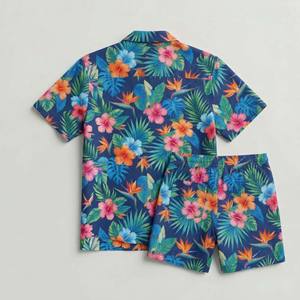 Ensemble 2 pièces personnalisé pour homme, été, imprimé floral hawaïen, chemise à col camp et short de plage assortis, tenues de resort - Product Image 2