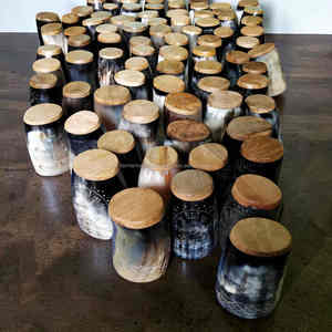 Corne à boire viking sculptée à la main de luxe, en corne de bœuf naturelle, à prix avantageux - Product Image 4