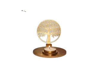 Nuevo diseño hecho a mano fundido recién llegados portavelas de hierro tamaño mediano soporte de vela decorativo para el hogar dorado - Product Image 1