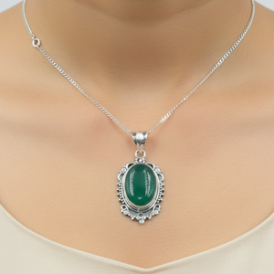 Pendentif ovale en onyx vert vintage, argent sterling 925, fait main, style bohème ethnique, bijou de créateur, cadeau pour femme, pendentif statement pour elle - Product Image 2