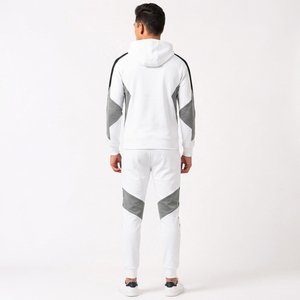 Chándal premium para hombre que combina tela suave, diseño moderno y costuras duraderas para una comodidad prolongada y para el día a día. - Product Image 2
