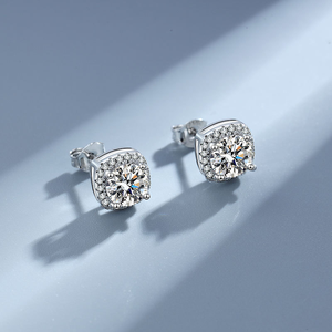 AMBER JEWELS T-150 Pendientes de Moissanita con Corte Brillante, Plata 925 con Baño de Rodio, Engaste de Garra, Unisex, Certificado GRA, Clásico - Product Image 3