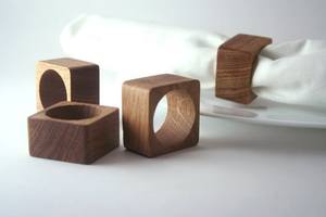 Anillo para servilletas de madera duradero, diseñado para un uso prolongado en mesas de comedor de hogares, restaurantes y cafeterías. - Product Image 5