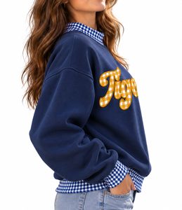 Sudadera de cuello alto personalizada al por mayor para mujer, con apliques bordados estilo universitario, cuello acanalado, forro polar de invierno - Product Image 2
