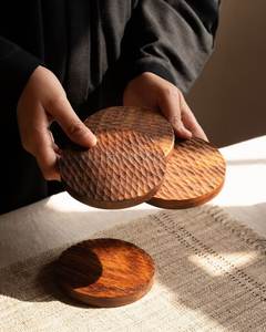 Sous-verres artisanaux en bois pour boissons, absorbants, isolants, empilables, ronds, fabriqués en Inde par Arif Handicrafts - Product Image 4