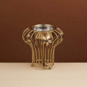 Quemador de Incienso de Metal Dorado de Lujo con Diseño de Flor, Mabkhara - Product Image 1
