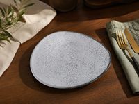 Assiette triangulaire en porcelaine à trois lignes pour hôtels et restaurants, qualité alimentaire, 15,1 cm, vente en gros