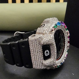 Reloj de Diamantes de Lujo Exclusivo con Caja de Acero Inoxidable, Semi-Engastado con Múltiples Piedras y Correa de Goma Negra - Product Image 4