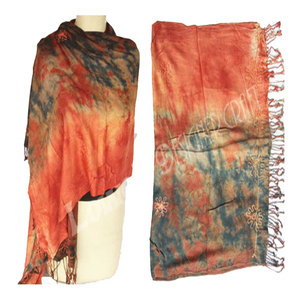Bufanda de Viscosa con Estampado Tie Dye de Diseño, Hecha a Mano, de Lujo, para Mujer, Ligera, Elegante y Artística - Product Image 3