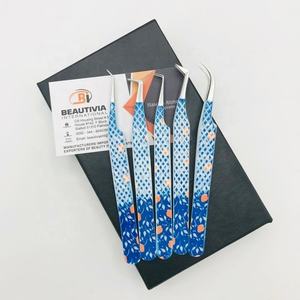 Pince à épiler professionnelle en acier inoxydable à pointe pointue avec impression en papier personnalisée de haute qualité - Product Image 1