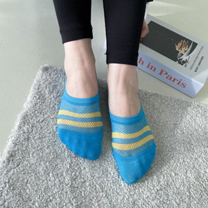 Calcetines de malla a rayas para mujer, estilo coreano, hechos de algodón peinado - Product Image 6