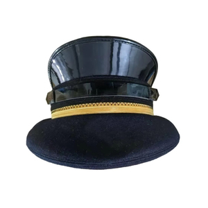 หมวกปีกแหลมสีดำลายทางปักลายพร้อมตราปักโลหะและที่คาดผม - เครื่องประดับศีรษะสำหรับผู้ใหญ่แบบยูนิเซ็กซ์ - Product Image 3