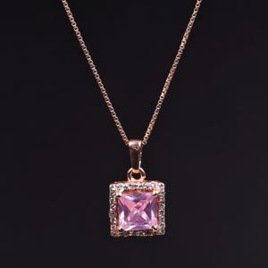 Collier pendentif en or rose plaqué avec pierre rose taille princesse, pendentif de mode pour femme, artisanat fait main, pour fiançailles - Product Image 1