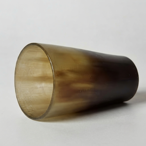 Vaso de Cuerno de Búfalo Ecológico Hecho a Mano con Diseño Rústico Natural de REHMAN CRAFT - Product Image 2
