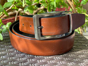 เข็มขัดหนังแท้ unisex สุดหรูใหม่งานแฮนด์เมดคุณภาพสูงเข็มขัดหนังแท้มีสไตล์ไม่ซ้ำใครโลโก้ตามสั่ง - Product Image 3