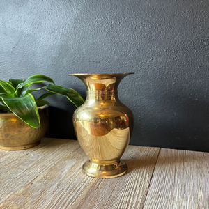 Classic pedestal brass vase with a smooth gold sheen, ideal for showcasing deep red <b>roses</b>. Available at wholesale prices. - Product Image 6