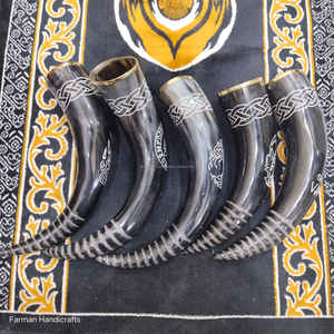 Cuerno Vikingo de Lujo Grabado a Medida, Hecho a Mano con Cuerno Natural de Buey, 500-700ml, Antiderrames, al Mejor Precio - Product Image 2