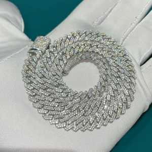 สร้อยคอเงินแท้ 925 แบบ Cuban Link ประดับเพชร Moissanite พร้อมตัวล็อกแบบฝังเพชรทรงกล่อง ดีไซน์โดดเด่นหรูหรา - Product Image 5