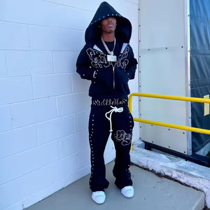 Ensemble de survêtement streetwear personnalisé 400 GSM avec strass, sweat à capuche zippé et pantalon évasé à double taille - Product Image 3