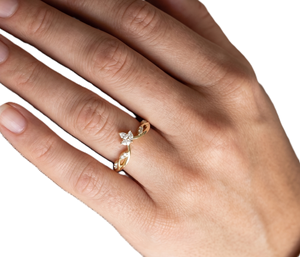 Bague double bande en or massif 18 carats avec diamants de laboratoire marquise et ronds, style minimaliste, grappe et chevron, couleur DEF, clarté VS VVS - Product Image 6