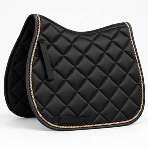 Tapis de selle pour chevaux de couleur personnalisée, dotés d'une doublure respirante, d'un tissu extérieur résistant et d'un soutien rembourré pour différents sports équestres. - Product Image 3