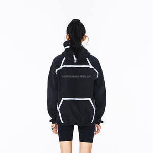 Sweat à capuche oversize tendance avec tissu polaire chaud, conçu pour la mode streetwear et les tenues d'hiver confortables au quotidien - Product Image 2