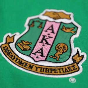 Sudadera Verde 100% Algodón con Logotipo Bordado en Chenilla, Ropa Cómoda para la Vida Universitaria Griega, Estilo Casual y Elegante - Product Image 5