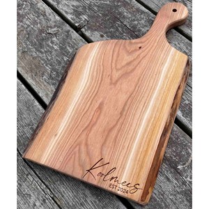 Planche à découper rustique en bois d'acacia massif avec poignée en cuir, grande planche à découper en bois pour la cuisine et le service - Product Image 2