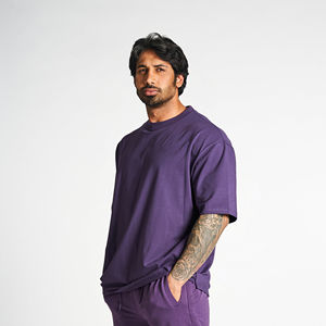 T-shirt personnalisé pour homme en coton lourd 250 g/m², coupe oversize, épaules tombantes, style streetwear, col rond, respirant - Product Image 2