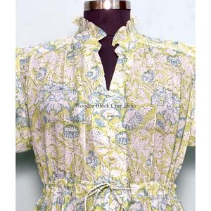 เดรสผ้าฝ้ายอินเดีย คอวี ทรงเอไลน์สั้น ลายดอกไม้ เป็นมิตรกับสิ่งแวดล้อม ตกแต่งกระดุม สไตล์ลำลอง เซ็กซี่ แขนสั้น รับสกรีนโลโก้ - Product Image 4